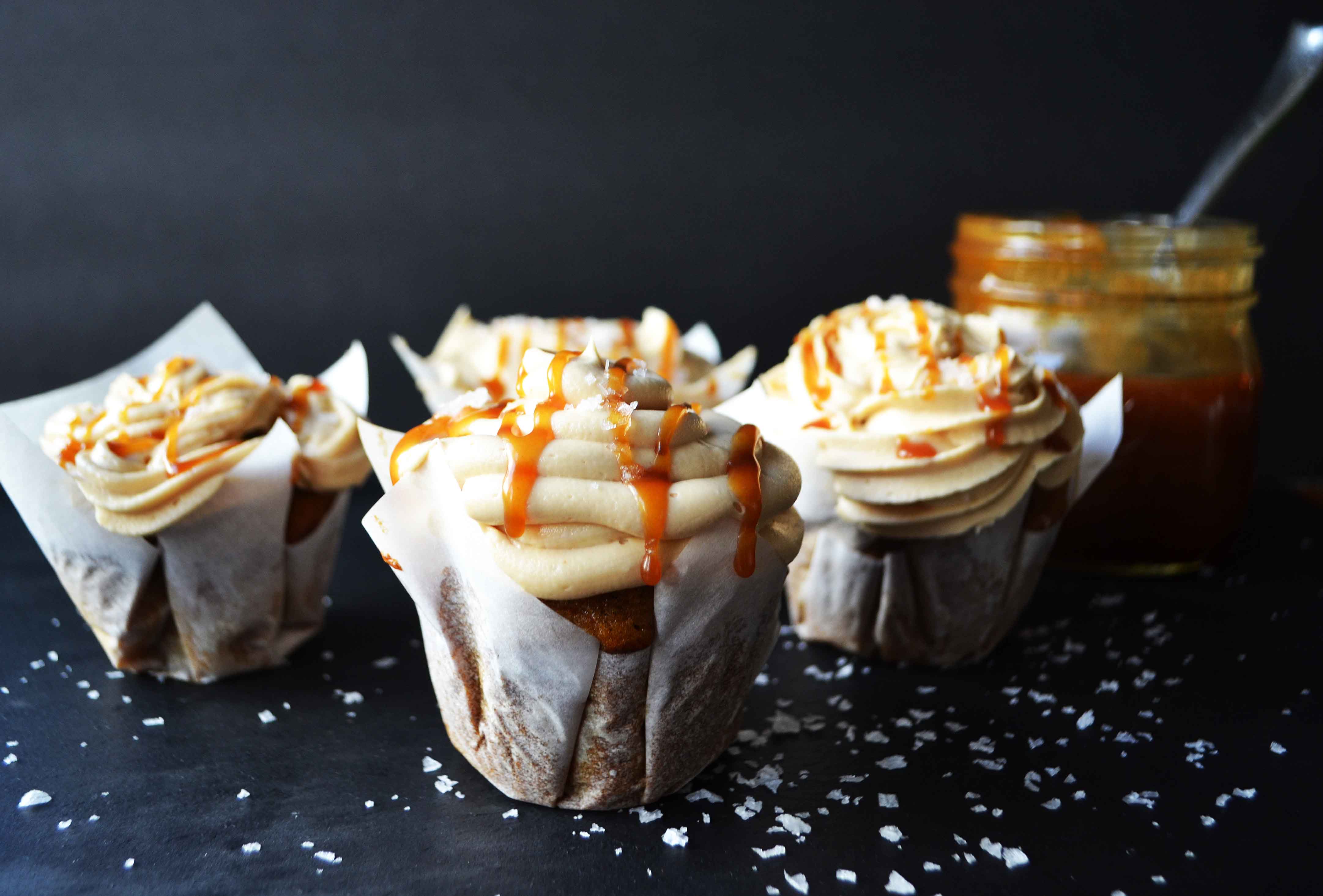 PUMPKIN CUPCAKES WITH SALTED CARAMEL FROSTING + FALL DECOR IDEAS