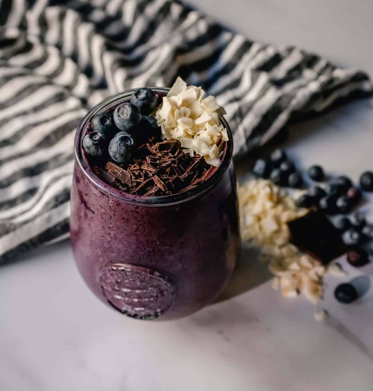 Blueberry Chocolate Smoothie – Modern Honey