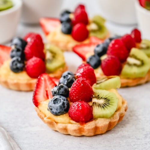 Fresh Fruit Tart with Vanilla Pastry Cream – Modern Honey