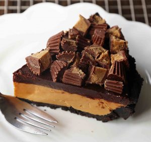 Reese's Chocolate Peanut Butter Cup Pie – Modern Honey