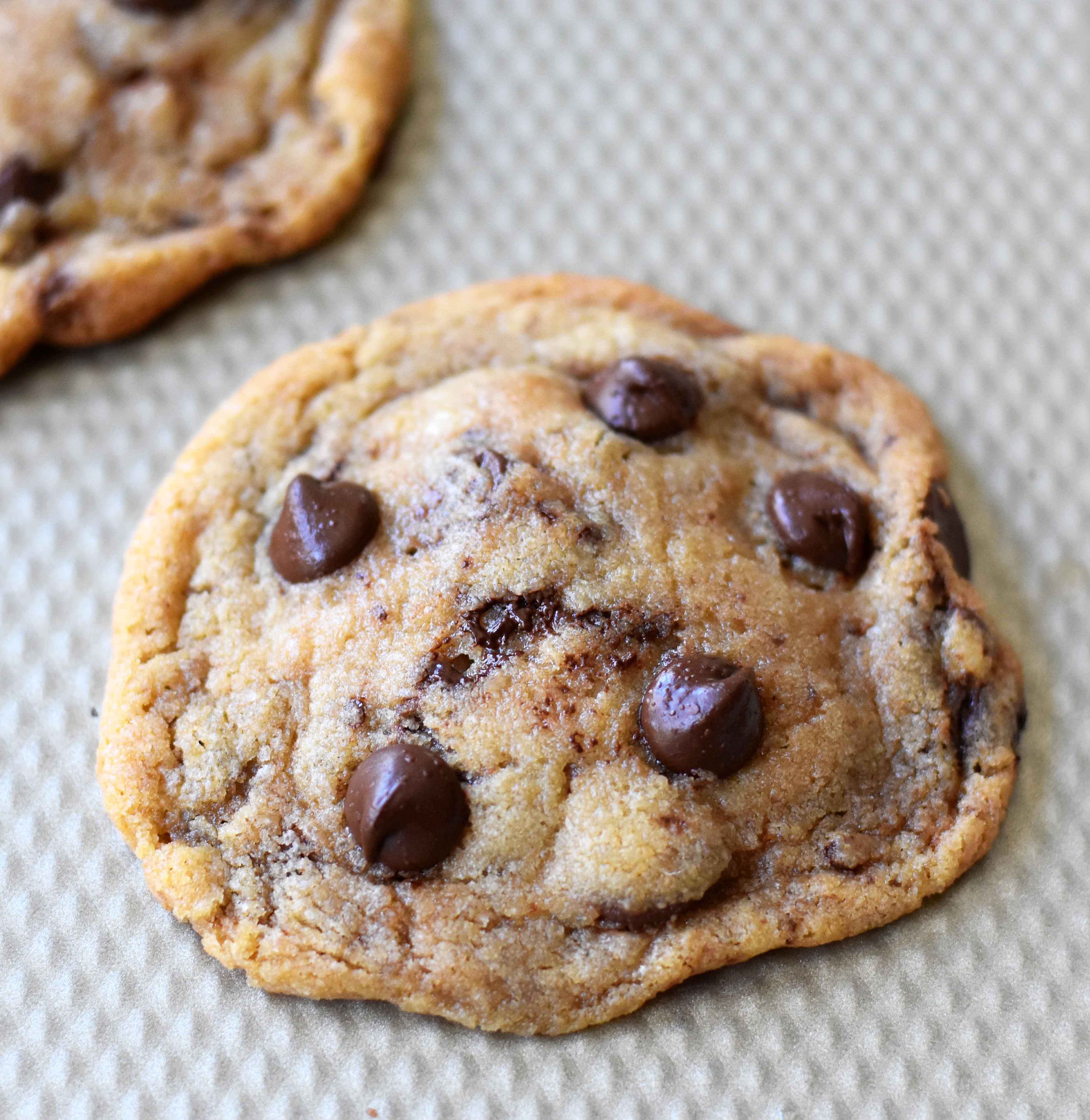 https://www.modernhoney.com/wp-content/uploads/2017/11/Thin-and-Crispy-Chocolate-Chip-Cookies-9.jpg
