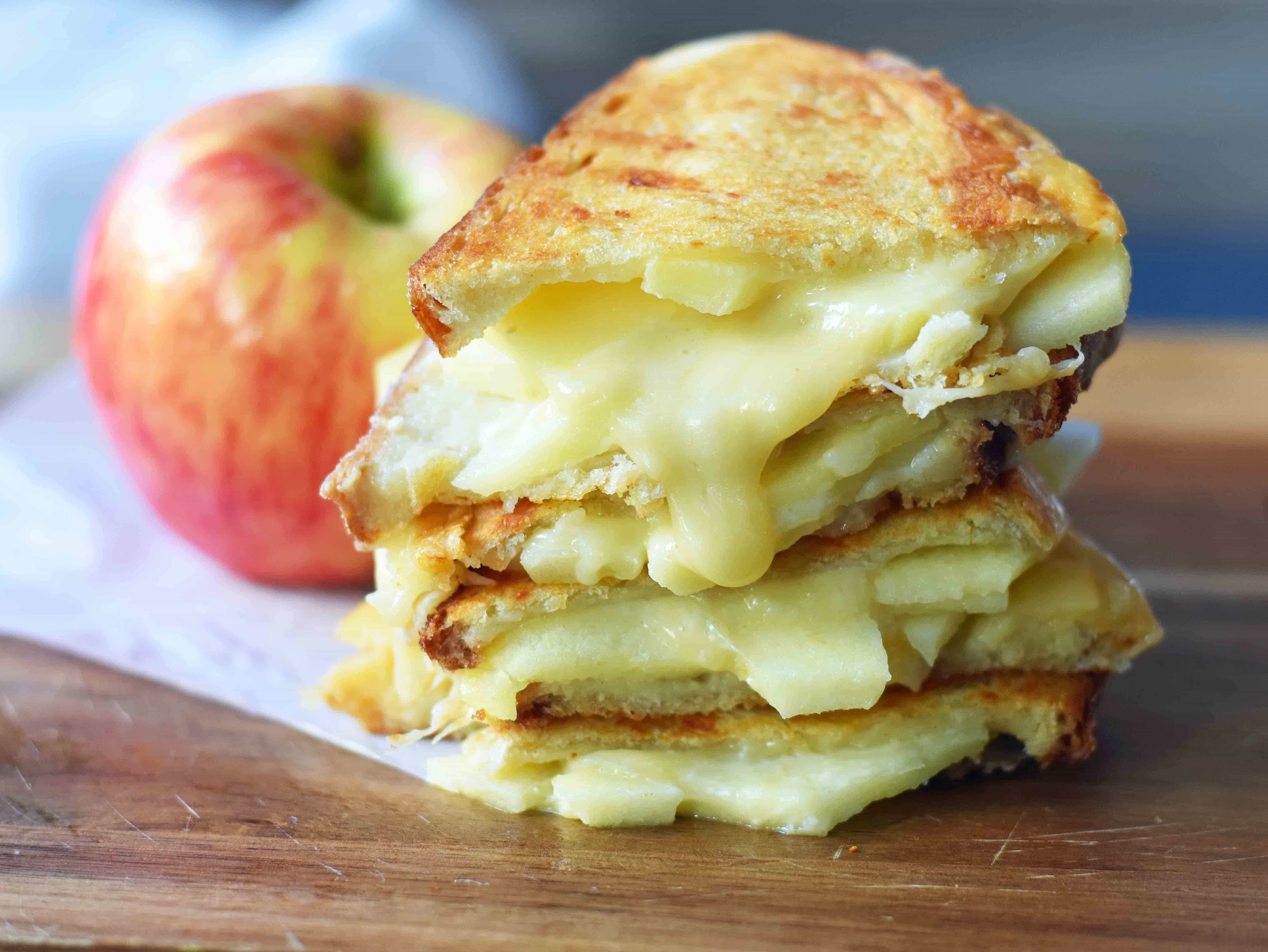 Bacon and Apple Grilled Cheese Recipe