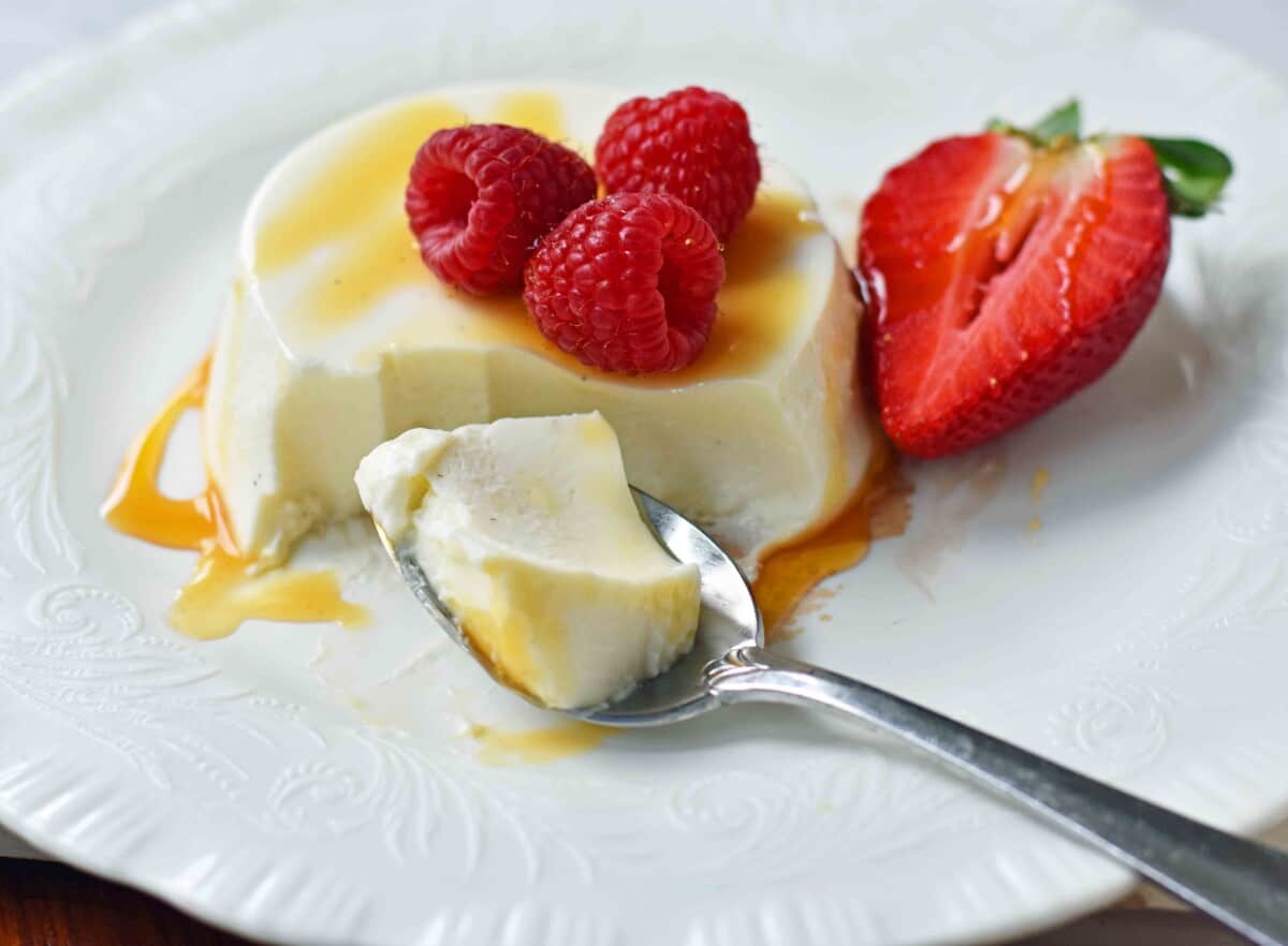 Greek Yogurt Panna Cotta – Modern Honey