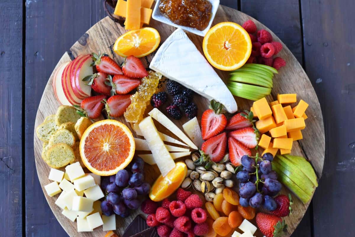 How to make the BEST Fruit and Cheese Board – Modern Honey