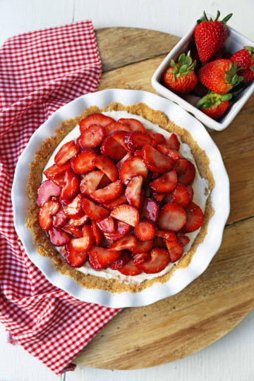 Strawberry Cream Cheese Pie – Modern Honey