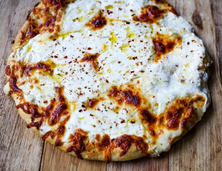 the-best-3-cheese-white-pizza-modern-honey