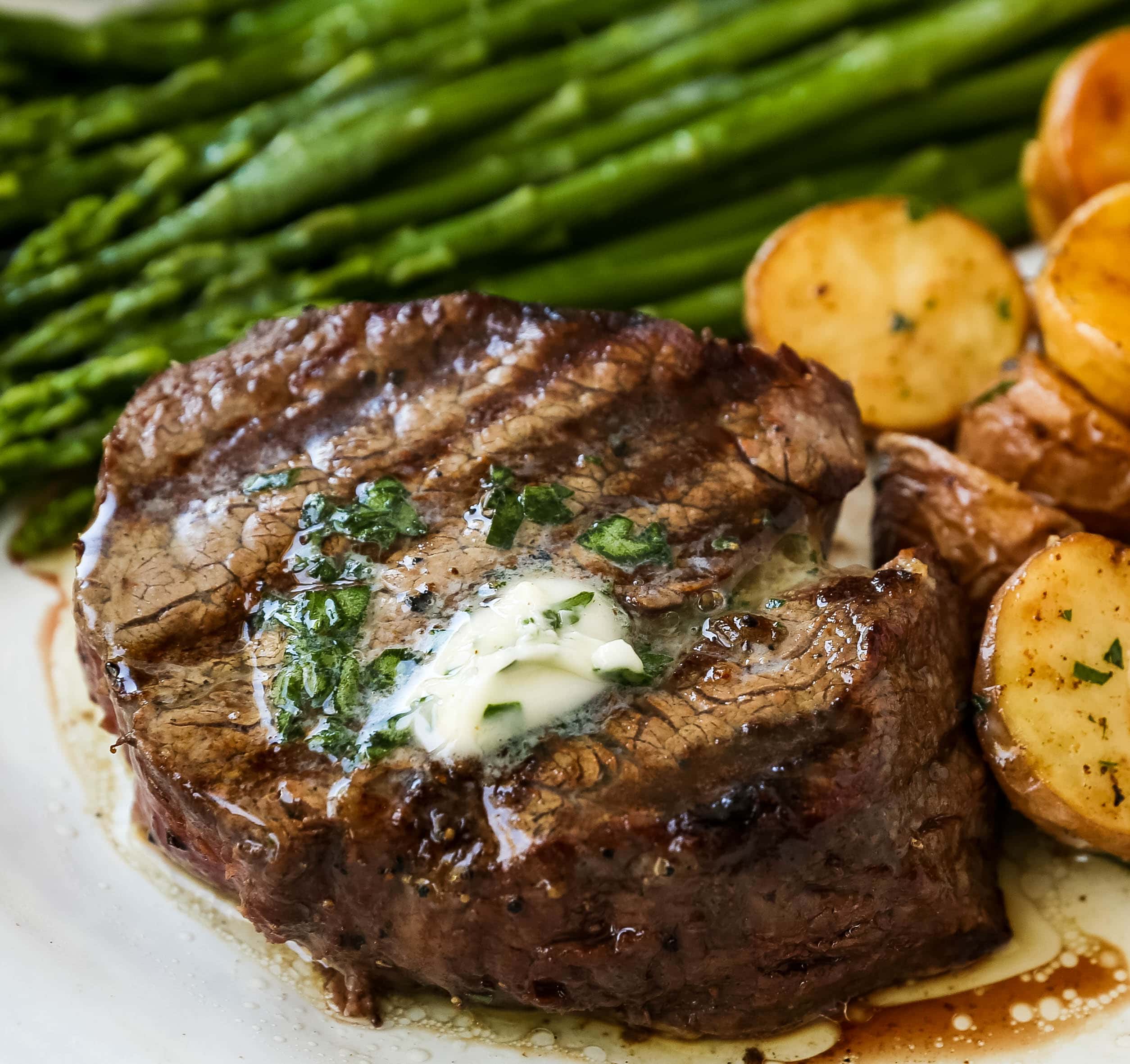 https://www.modernhoney.com/wp-content/uploads/2020/06/How-to-Grill-the-Perfect-Steak-6.jpg