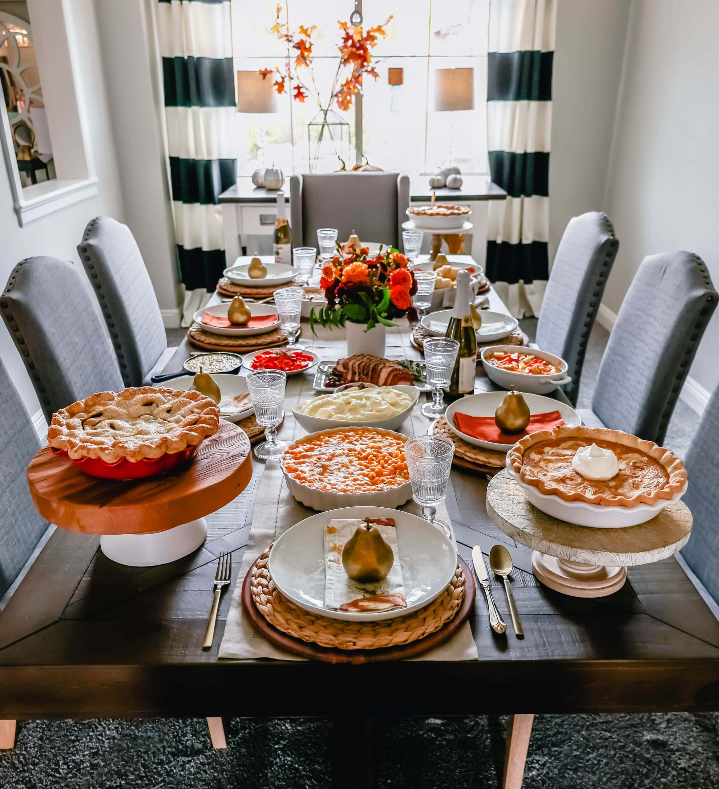 Friendsgiving: How to Throw a Successful Dinner Party