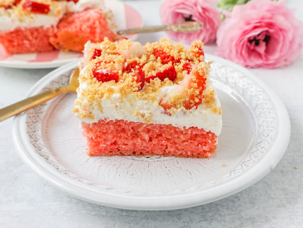 Strawberry Cream Crunch Cake – Modern Honey