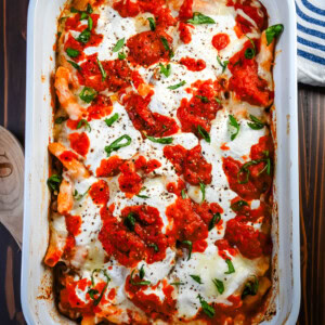 Baked Rigatoni with Sausage is a comforting Italian pasta dish that combines rigatoni, savory Italian sausage, and rich tomato sauce, all baked under a blanket of gooey melted cheese. This hearty, flavorful dinner recipe uses only 7 ingredients and is perfect for family dinners or as a make ahead dinner.