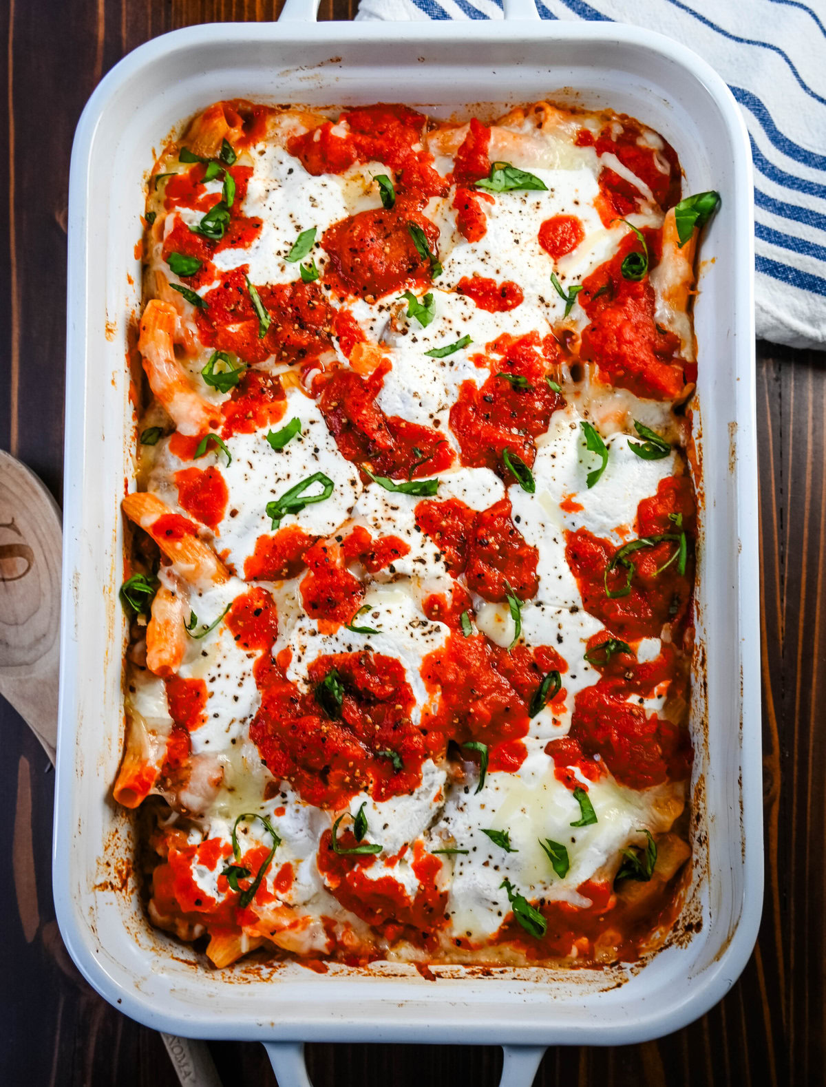 Baked Rigatoni with Sausage is a comforting Italian pasta dish that combines rigatoni, savory Italian sausage, and rich tomato sauce, all baked under a blanket of gooey melted cheese. This hearty, flavorful dinner recipe uses only 7 ingredients and is perfect for family dinners or as a make ahead dinner. 