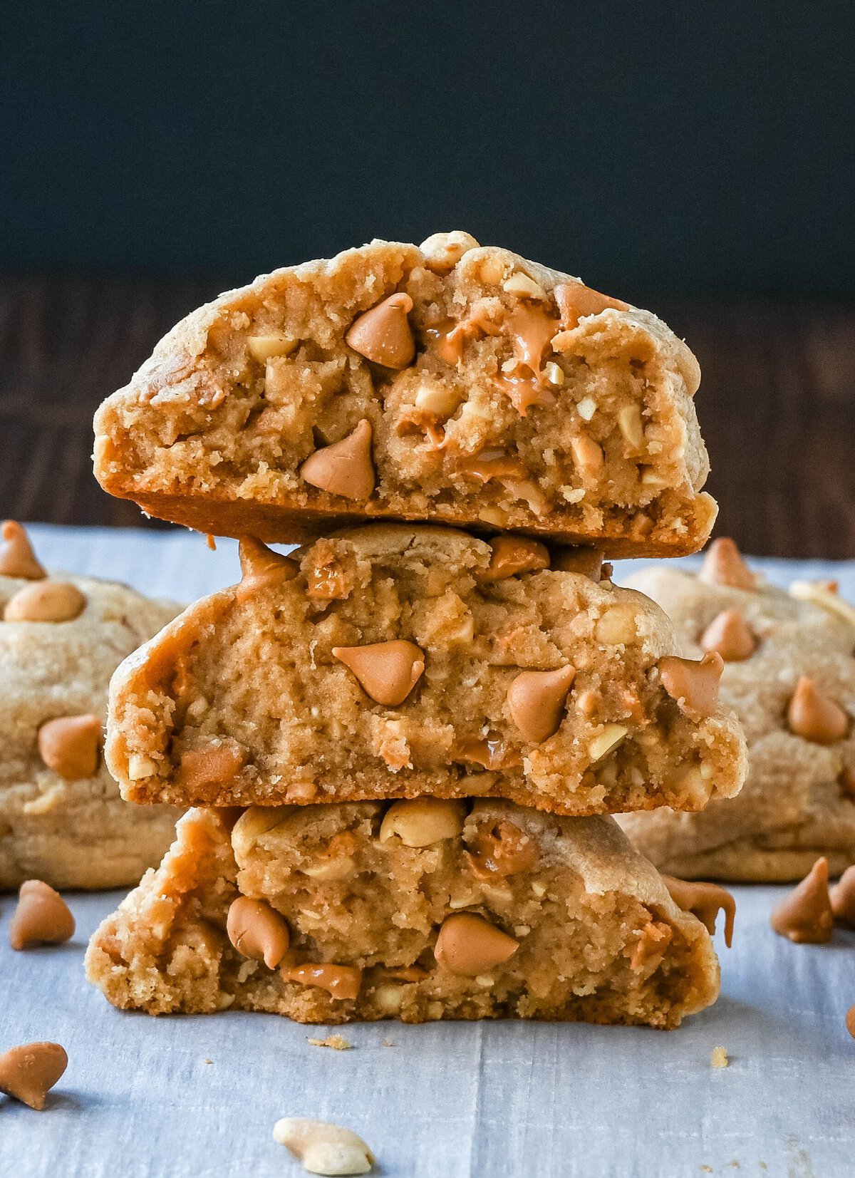 How to make soft, chewy, thick bakery-style peanut butter cookies with peanut butter chips for the perfect peanut butter flavor. If you love peanut butter, you are going to love these thick peanut butter cookies.