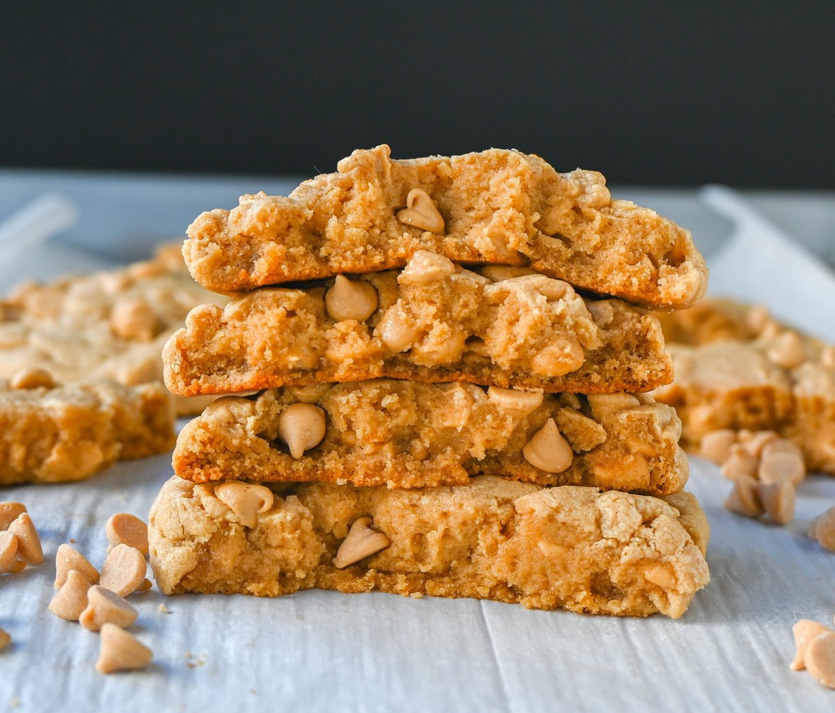 How to make soft, chewy, thick bakery-style peanut butter cookies with peanut butter chips for the perfect peanut butter flavor. If you love peanut butter, you are going to love these thick peanut butter cookies.