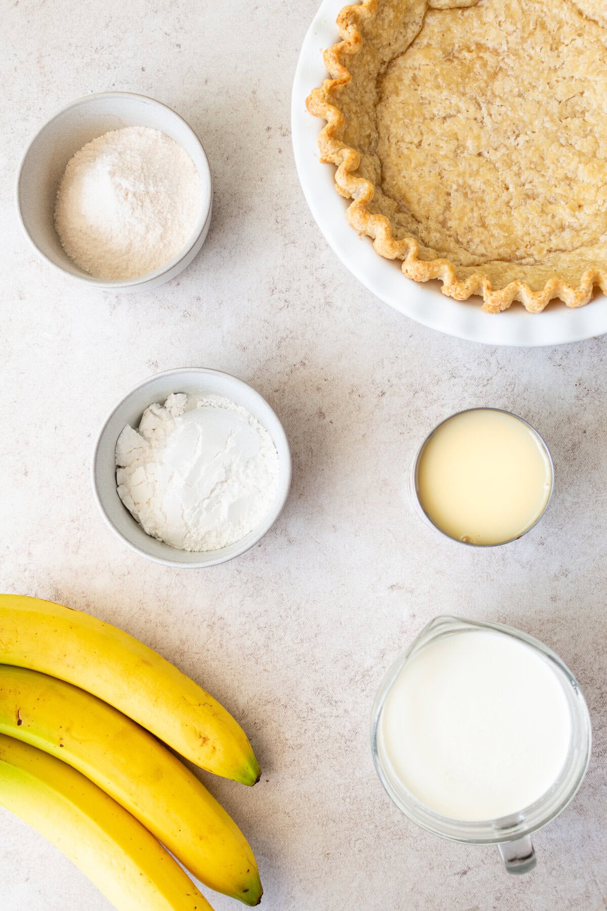 Banana Cream Pie Ingredients. What do you need to make a banana cream pie. Banana Cream Pie made with pudding mix.