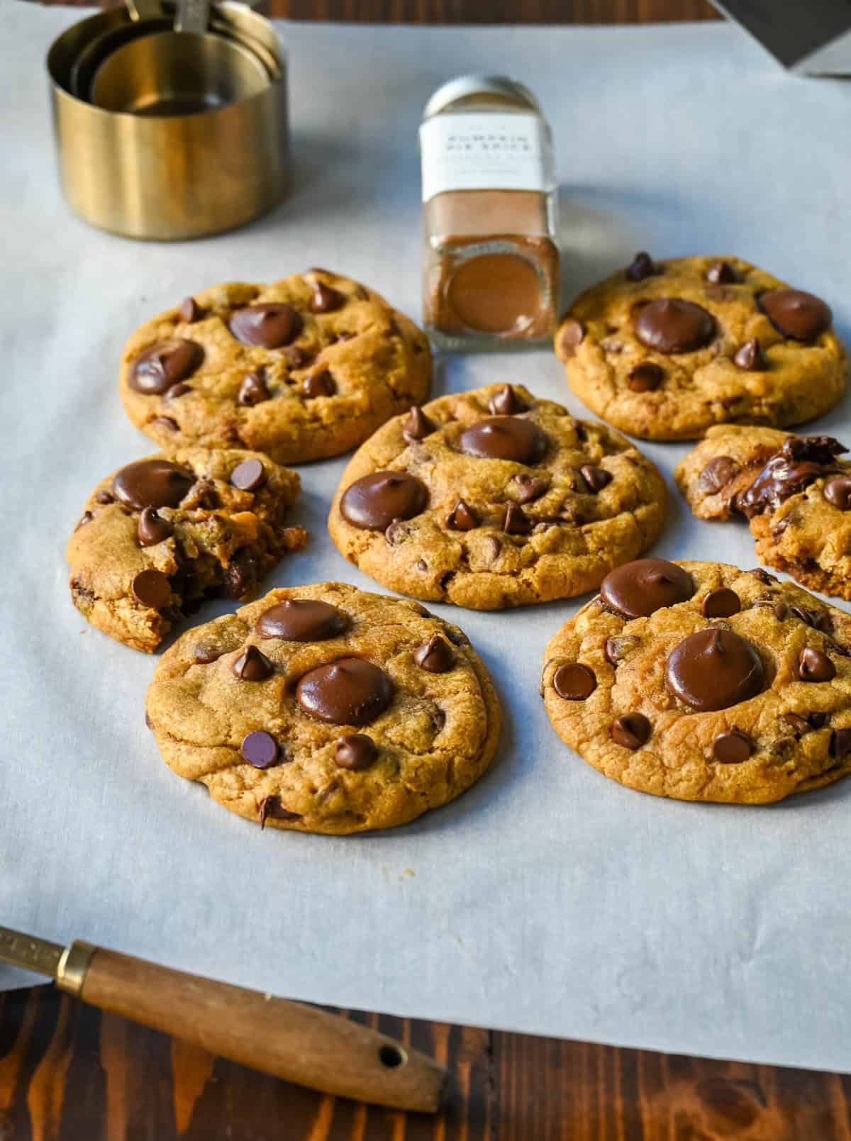 These Brown Butter Pumpkin Chocolate Chip Cookies are made with browned butter, brown sugar, pure pumpkin puree, pumpkin spice, and semisweet chocolate chips. These are the perfect chewy pumpkin chocolate chip cookie recipe!