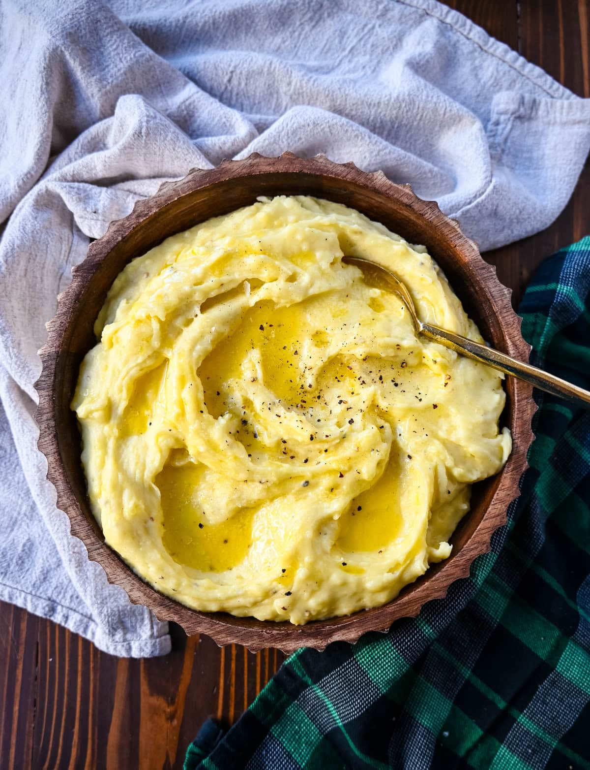 These Browned Butter Mashed Potatoes are so easy and simple to make but are so flavorful. The brown butter takes them to a whole new level. Brown butter brings a nutty, rich flavor that makes these brown butter mashed potatoes extra special, perfect for holiday gatherings or any meal where you want a little something extra.