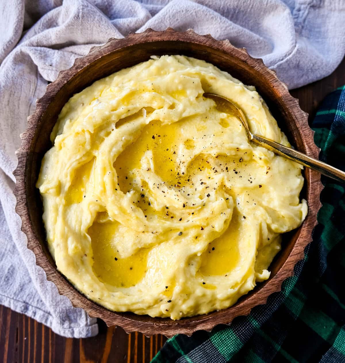 These Browned Butter Mashed Potatoes are so easy and simple to make but are so flavorful. The brown butter takes them to a whole new level. Brown butter brings a nutty, rich flavor that makes these brown butter mashed potatoes extra special, perfect for holiday gatherings or any meal where you want a little something extra.