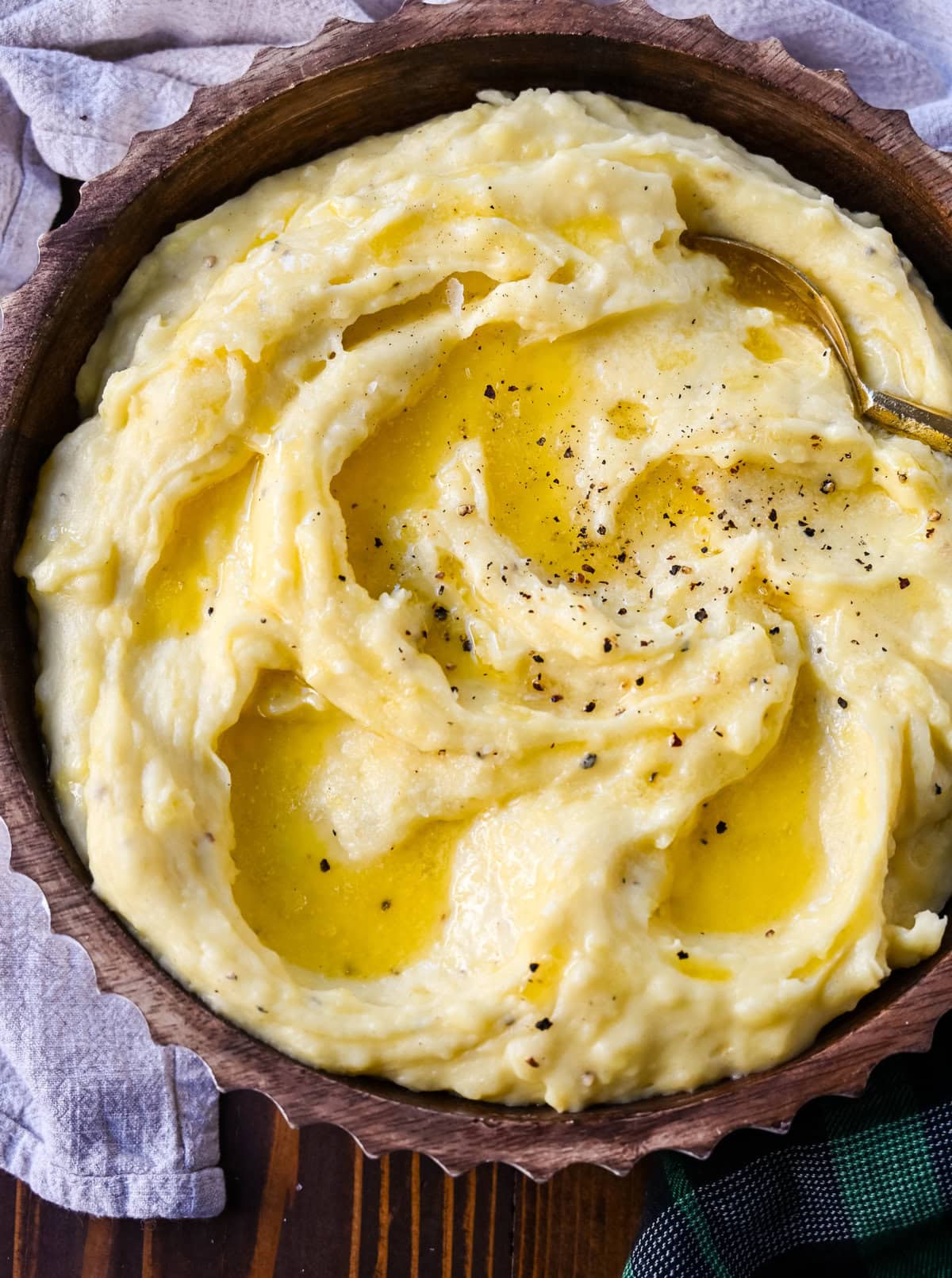 These Browned Butter Mashed Potatoes are so easy and simple to make but are so flavorful. The brown butter takes them to a whole new level. Brown butter brings a nutty, rich flavor that makes these brown butter mashed potatoes extra special, perfect for holiday gatherings or any meal where you want a little something extra.