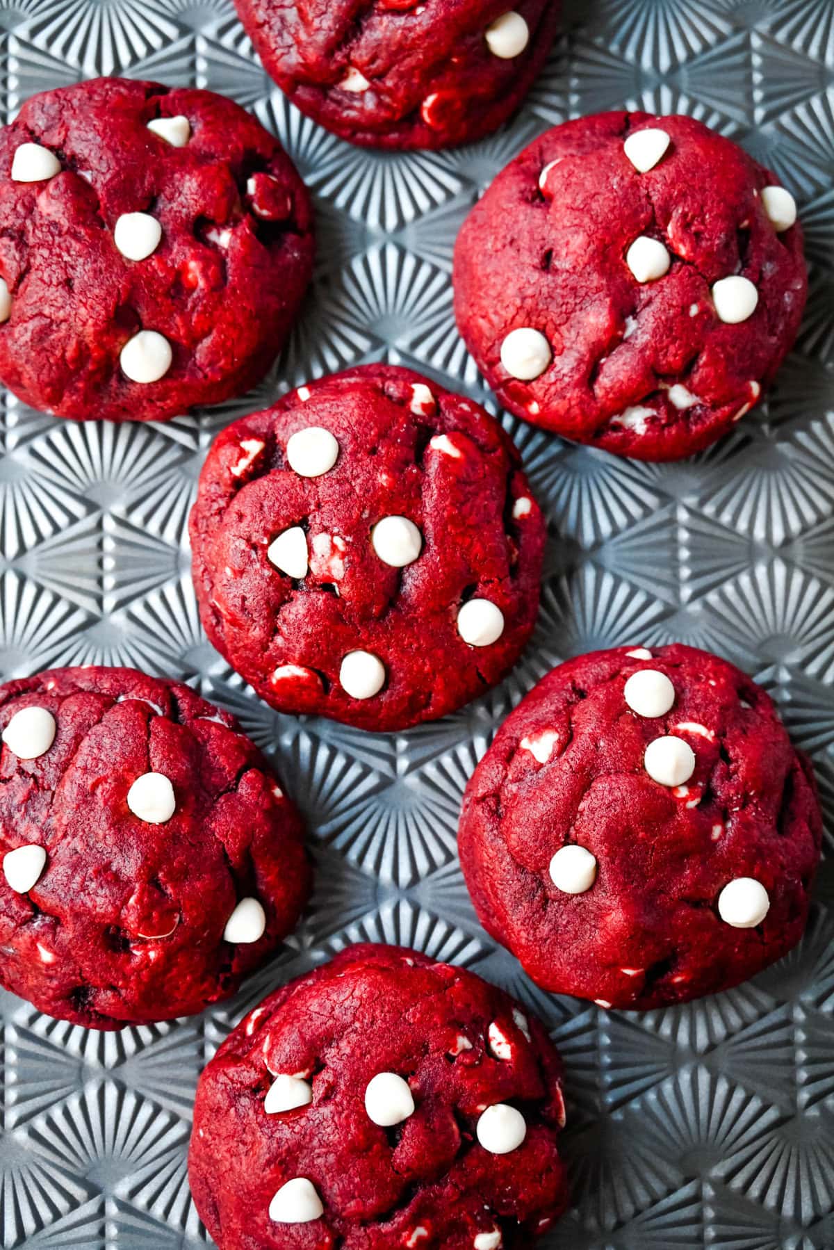 Cheesecake stuffed red velvet cookies. Cream cheese cheesecake balls filled red velvet cookie are a festive Christmas cookie recipe.