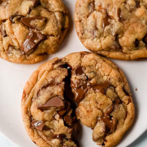 Chewy Chocolate Chip Cookies (with sweetened condensed milk). This chewy chocolate chip cookie recipe is made with a secret, special ingredient, sweetened condensed milk, that gives it the perfect chewy texture and caramel notes. This is an easy sweetened condensed milk chocolate chip cookie recipe!