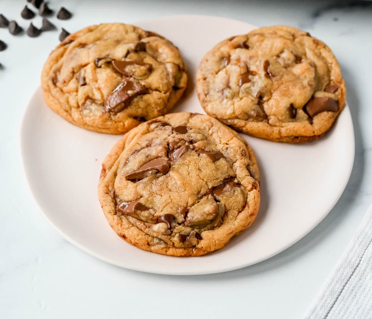 Chewy Chocolate Chip Cookies (with sweetened condensed milk). This chewy chocolate chip cookie recipe is made with a secret, special ingredient, sweetened condensed milk, that gives it the perfect chewy texture and caramel notes. This is an easy sweetened condensed milk chocolate chip cookie recipe!