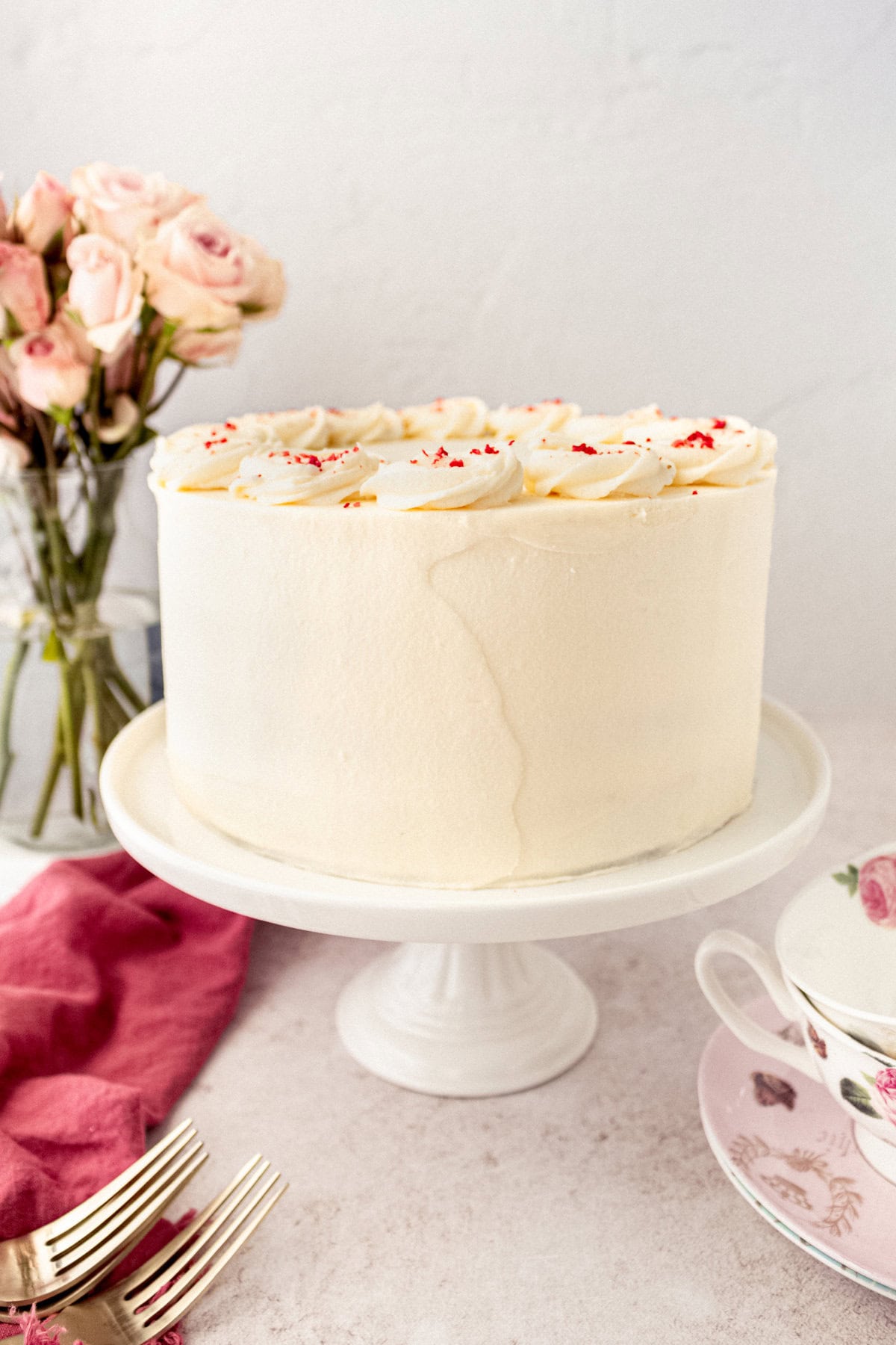 How to make the best red velvet cake with cream cheese frosting. Homemade Red Velvet Cake is soft, tender, and fluffy with the creamiest and most decadent cream cheese frosting. It is no wonder that it is one of the most popular cake recipes and this is the perfect recipe.