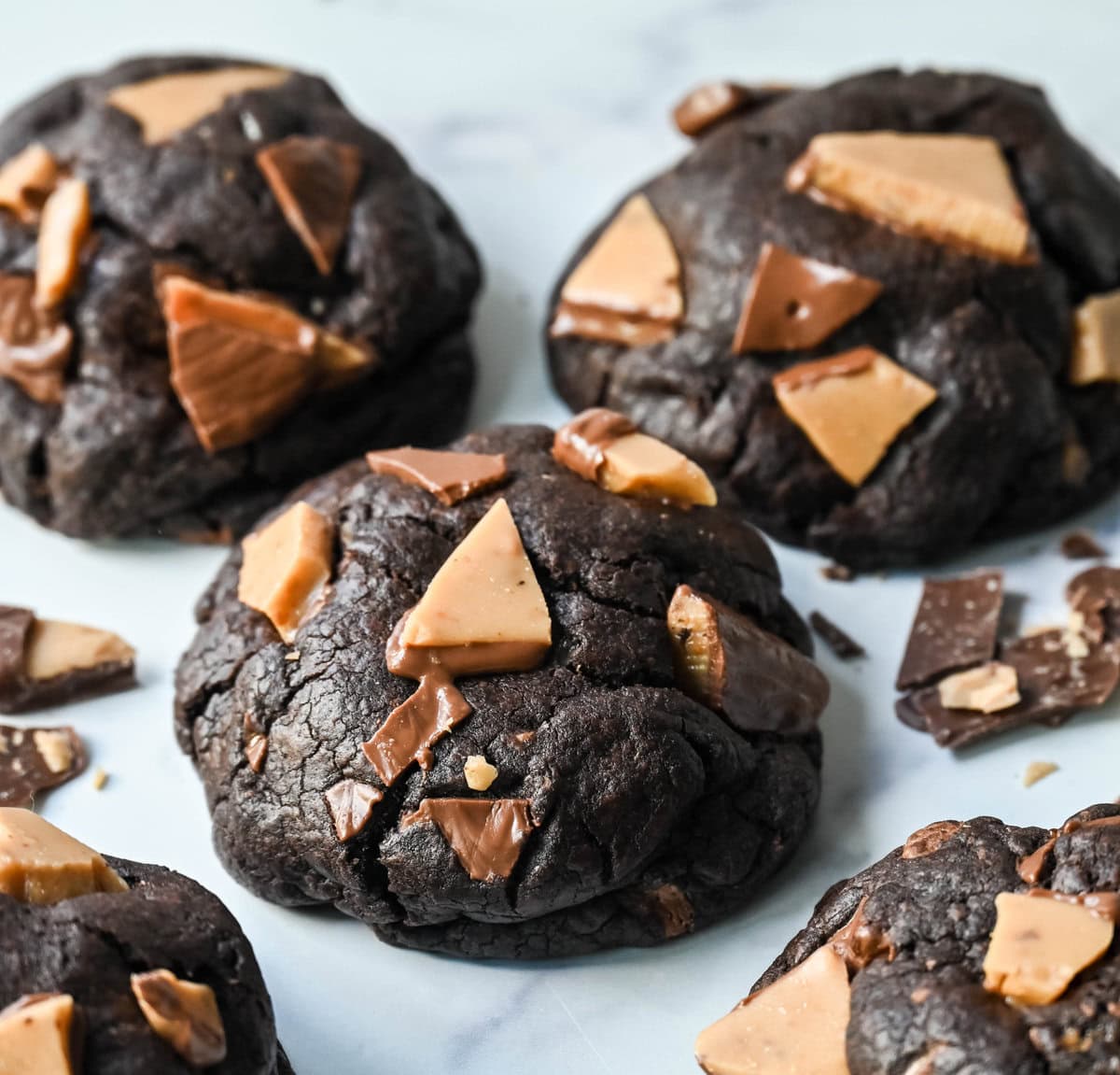 Rich, decadent, dark chocolate cookies filled with chocolate covered toffee chunks. These Levain Bakery Chocolate Toffee Cookies are the perfect chocolate toffee cookie. For extra rich chocolate flavor, add a touch of espresso powder to make Levain Bakery Coffee Toffee Cookies. 