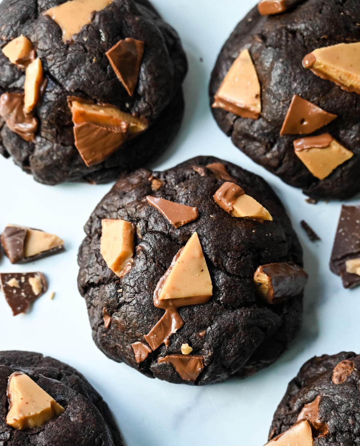 Rich, decadent, dark chocolate cookies filled with chocolate covered toffee chunks. These Levain Bakery Chocolate Toffee Cookies are the perfect chocolate toffee cookie. For extra rich chocolate flavor, add a touch of espresso powder to make Levain Bakery Coffee Toffee Cookies.