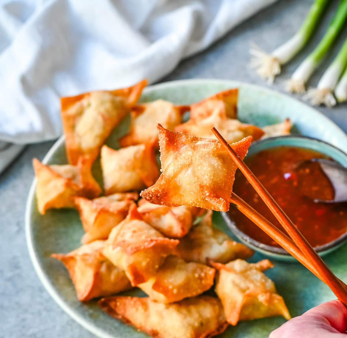 Crab Rangoon, also known as crab wontons, is a popular appetizer often found in Chinese restaurants. These crispy, golden-fried pockets are filled with a creamy, flavorful mixture of crab, cream cheese, and seasonings, making them an easy and delicious appetizer recipe.